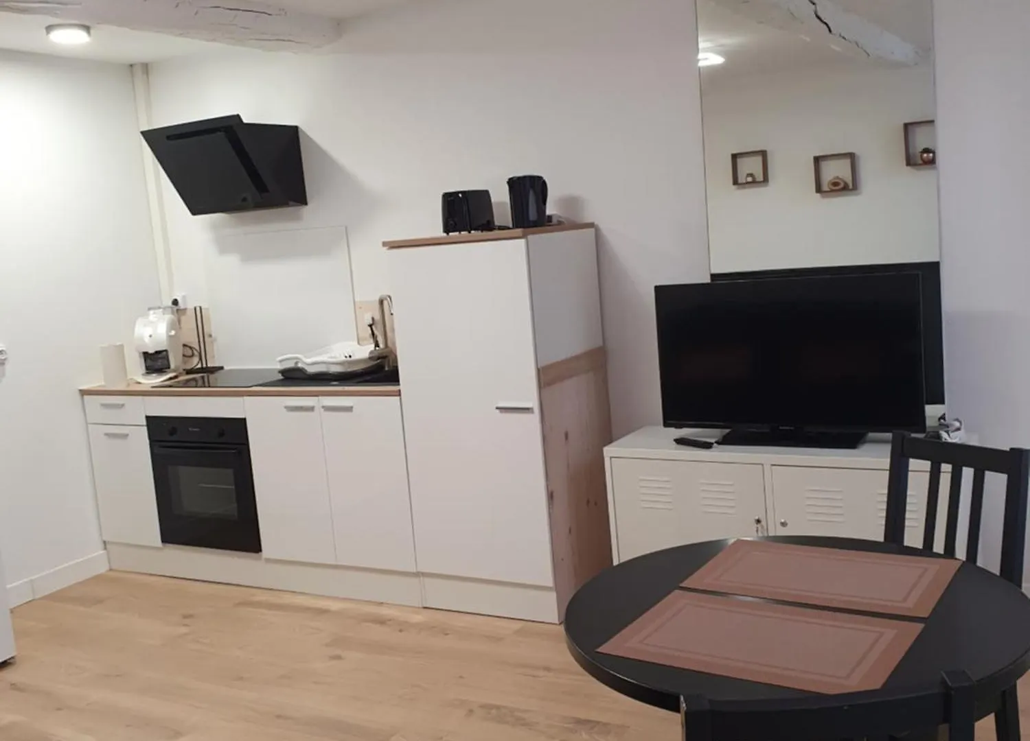 Tres Belle Appartement ディーニュ・レ・バン アパート